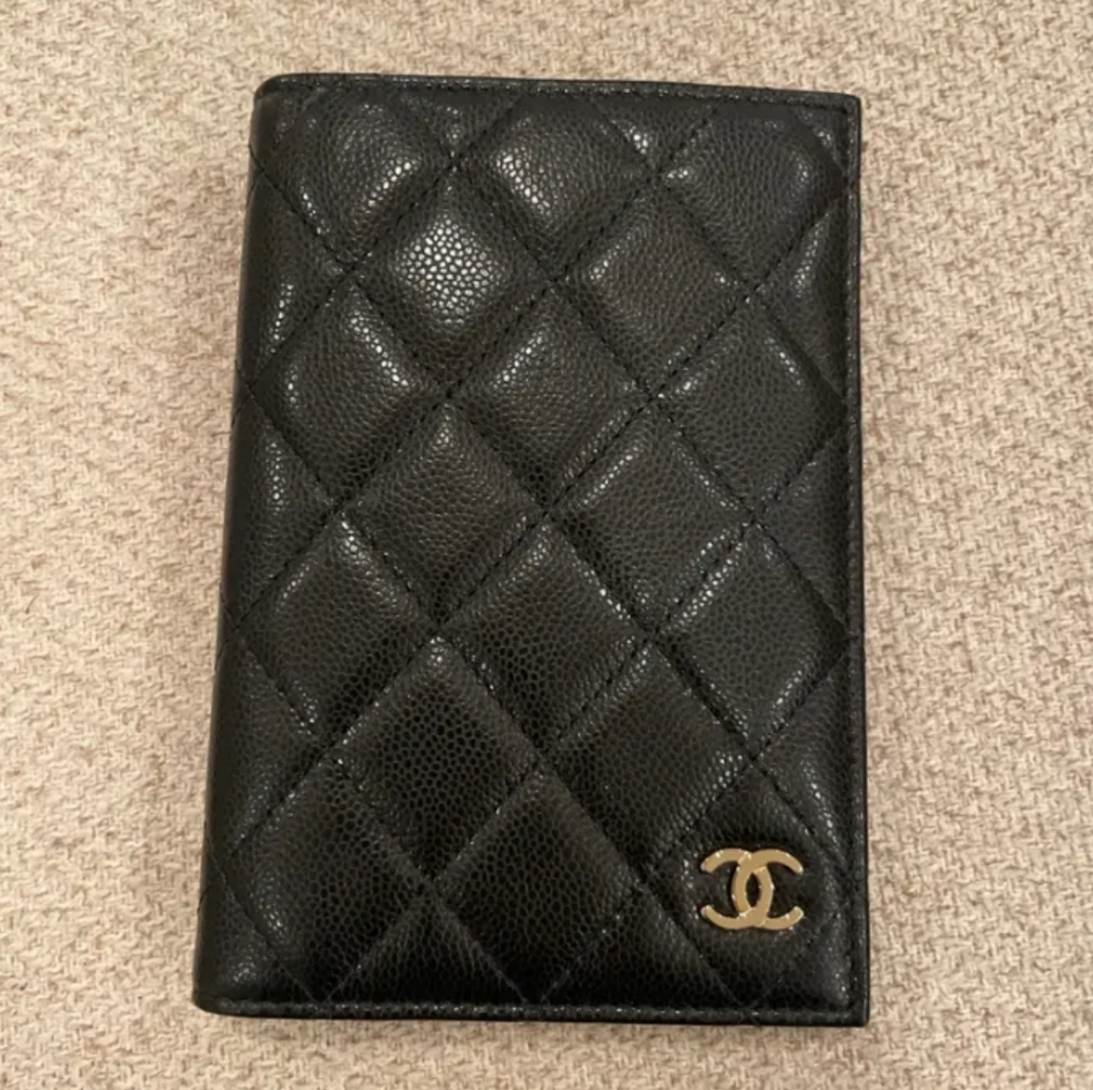 Chanel Black Caviar Quilted Card Holder
